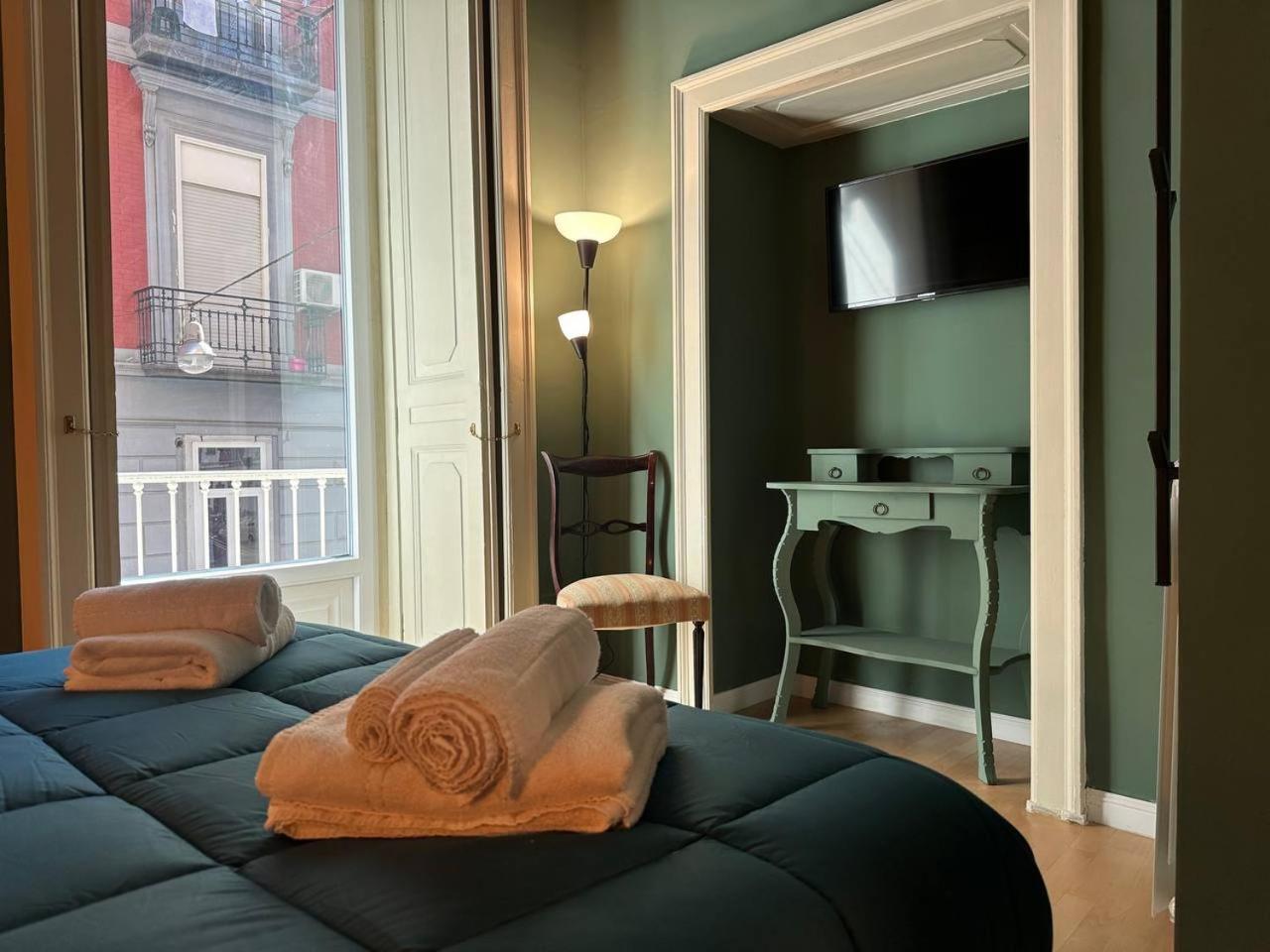 I Leoni Di Rosaroll Bed & Breakfast เนเปิลส์ ภายนอก รูปภาพ