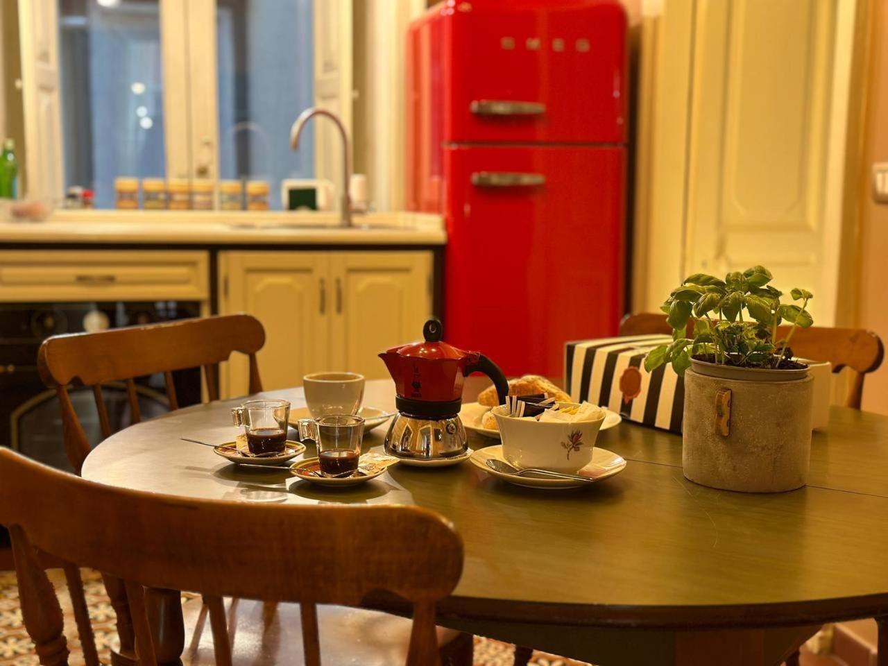 I Leoni Di Rosaroll Bed & Breakfast เนเปิลส์ ภายนอก รูปภาพ