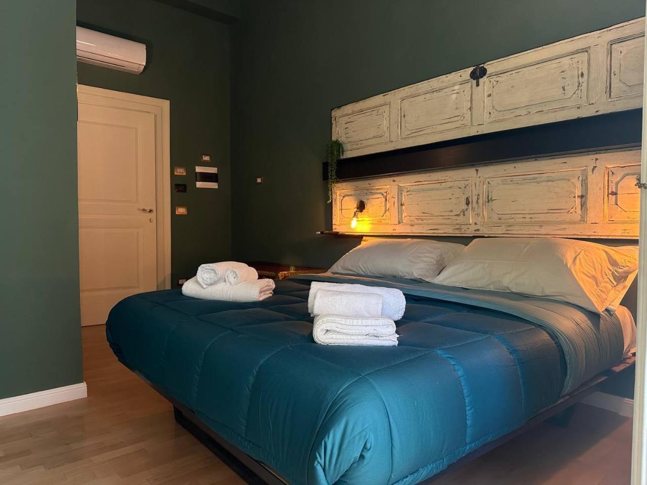 I Leoni Di Rosaroll Bed & Breakfast เนเปิลส์ ภายนอก รูปภาพ