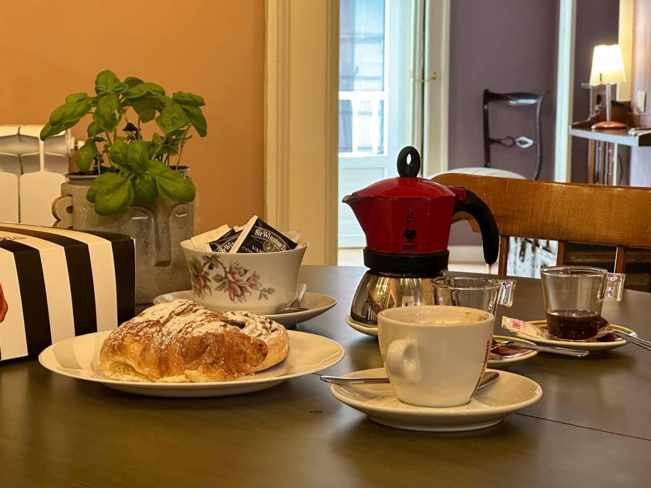 I Leoni Di Rosaroll Bed & Breakfast เนเปิลส์ ภายนอก รูปภาพ