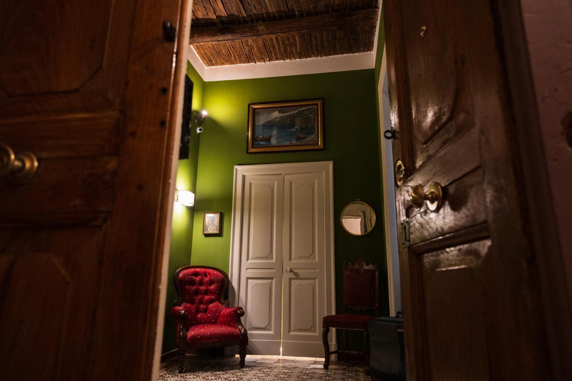 I Leoni Di Rosaroll Bed & Breakfast เนเปิลส์ ภายนอก รูปภาพ